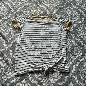Girls youth large striped white and black t-shirt with yellow collar